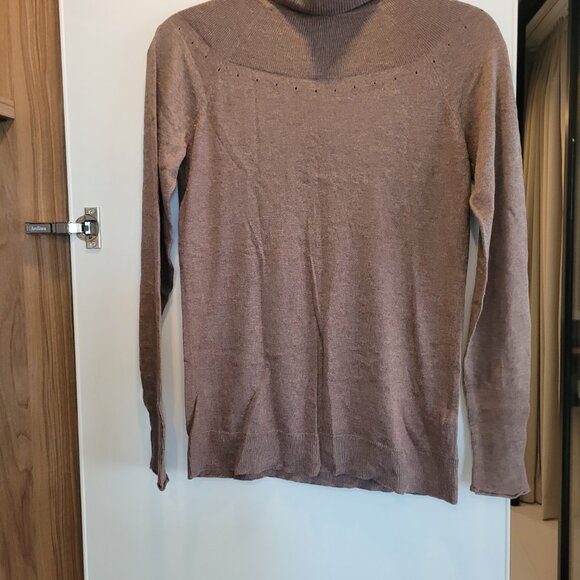 Softest turtle-neck sweaters X2 - Picture 9 of 10